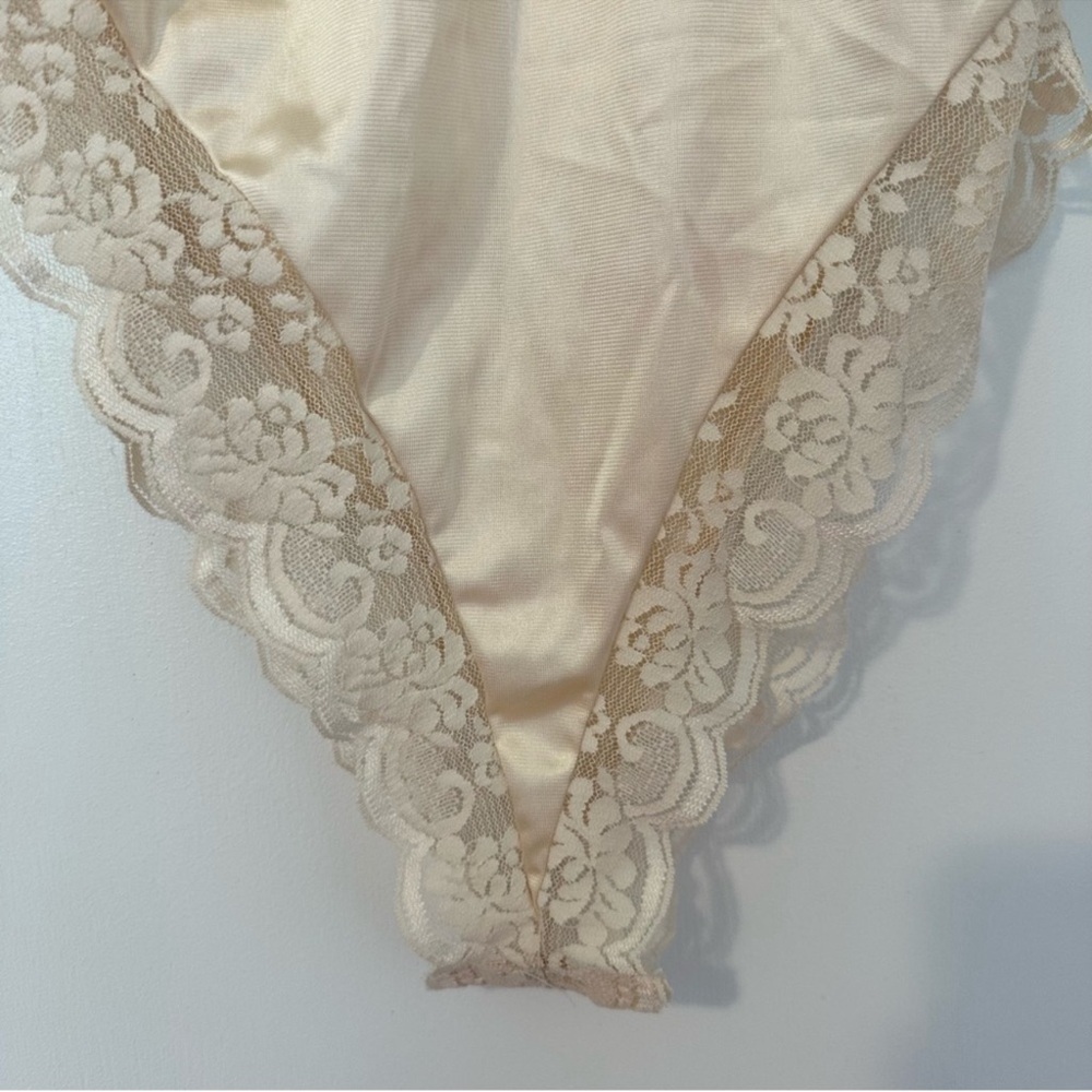 Vintage Chantilly Maidenform Lace Trim Bodysuit Womens - Picture 3 of 9